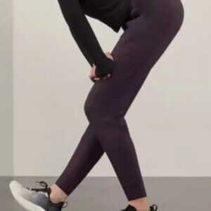 BNWT Athleta Rainier Mid-Rise Jogger